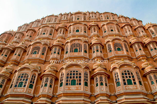 24K Goldleafing Plating on Tombs of Hawa Mahal
